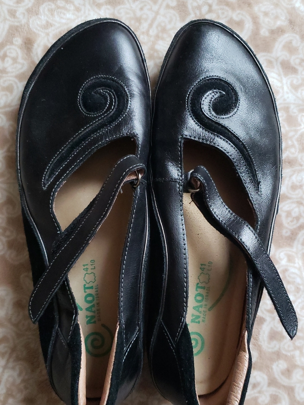 Naot Black Leather Mary Jane Loafers with Swirl Stitch. Sz. EU 41 US 10.5